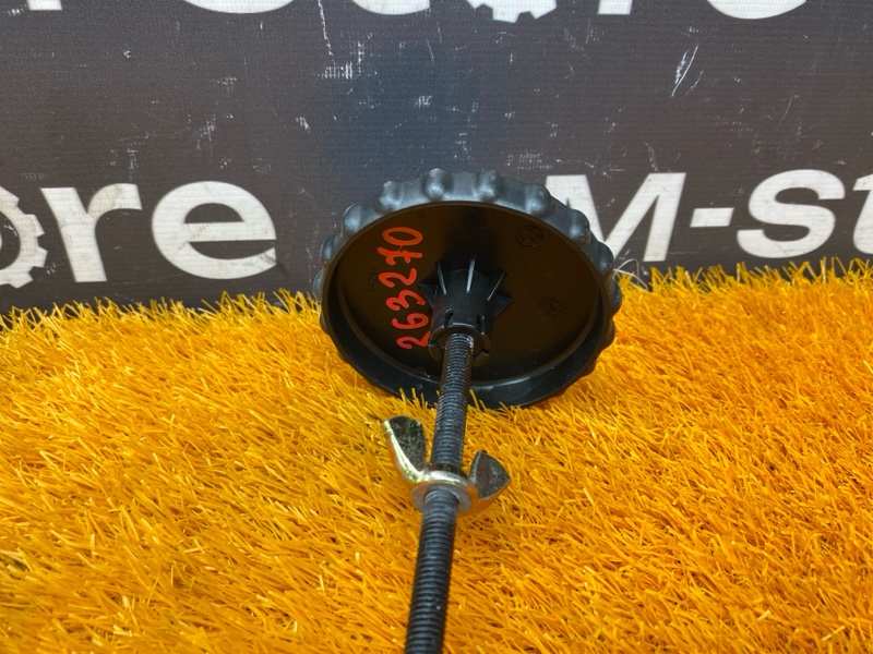 болт крепления запасного колеса, 930 рублей, Красноярск