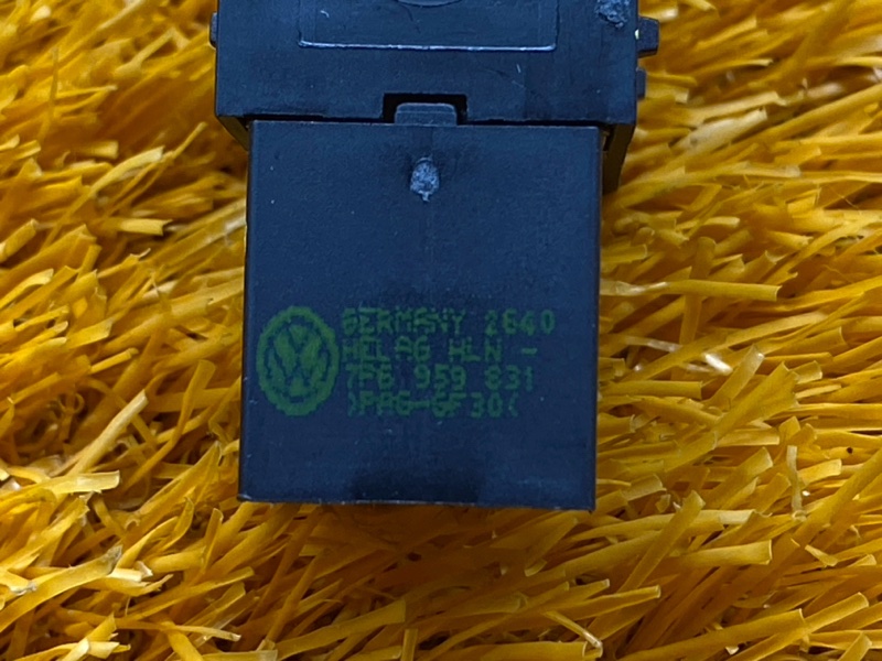 Кнопка открывания багажника, 1900 рублей, Красноярск