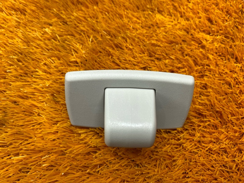 Крючок солнцезащитного козырька, 280 рублей, Красноярск