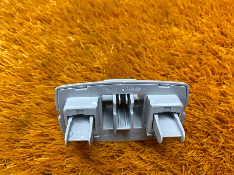 Крючок солнцезащитного козырька, 280 рублей, Красноярск