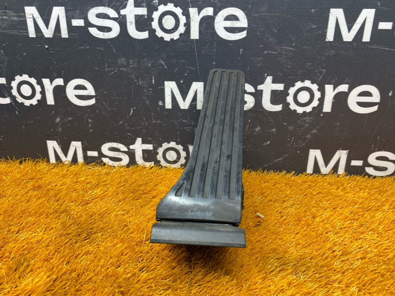 педаль газа, 1000 рублей, Красноярск