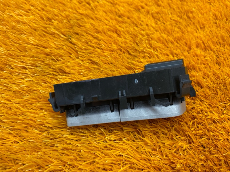 Кнопка подогрева сидений, 800 рублей, Красноярск