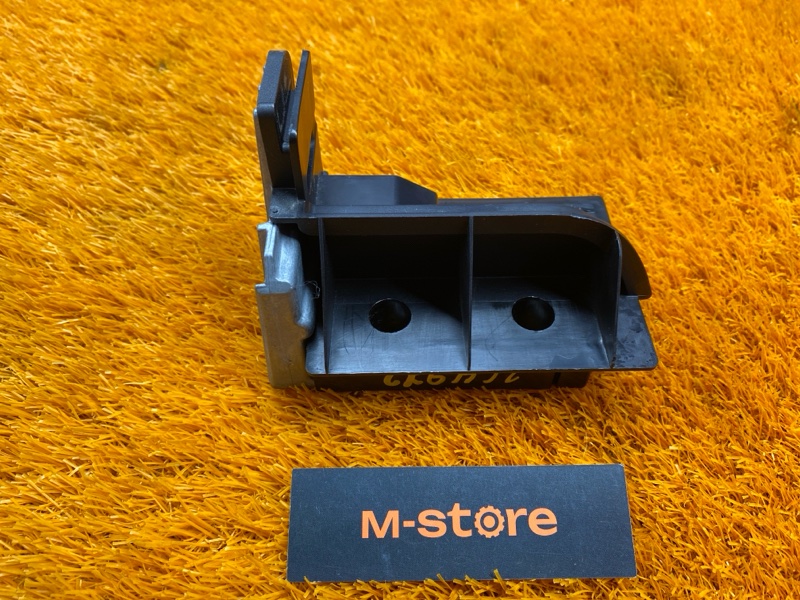 Кронштейн полки багажника, 280 рублей, Красноярск