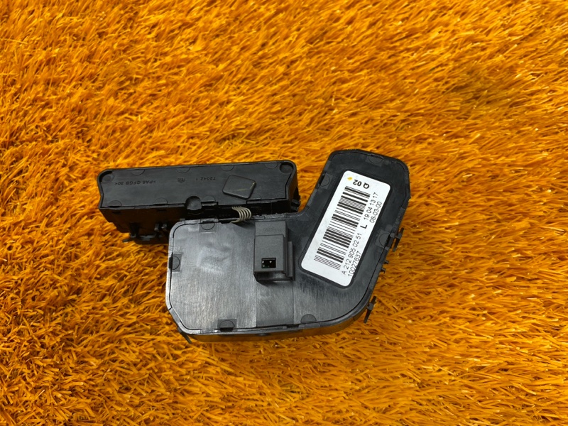 кнопка регулировки сиденья, 4500 рублей, Красноярск