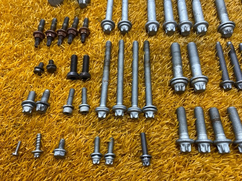 Болты и гайки ДВС, 1000 рублей, Красноярск