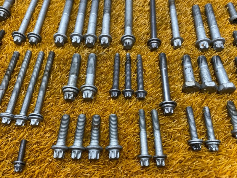 Болты и гайки ДВС, 1000 рублей, Красноярск