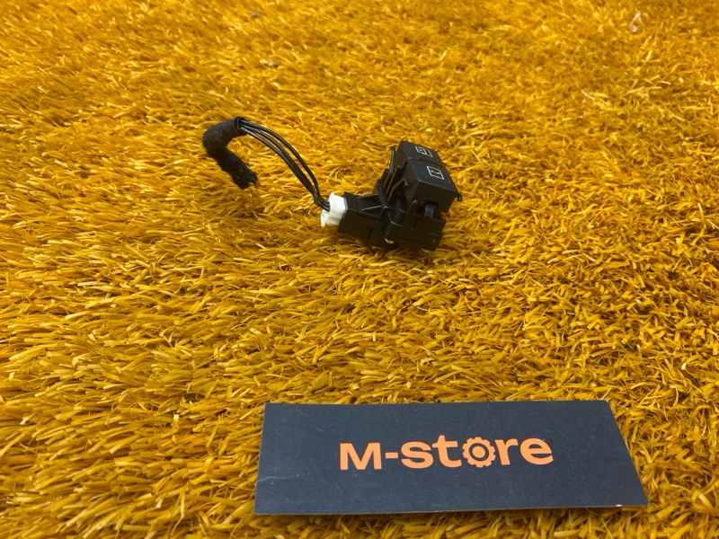 Кнопка управления дисплеем, 500 рублей, Красноярск