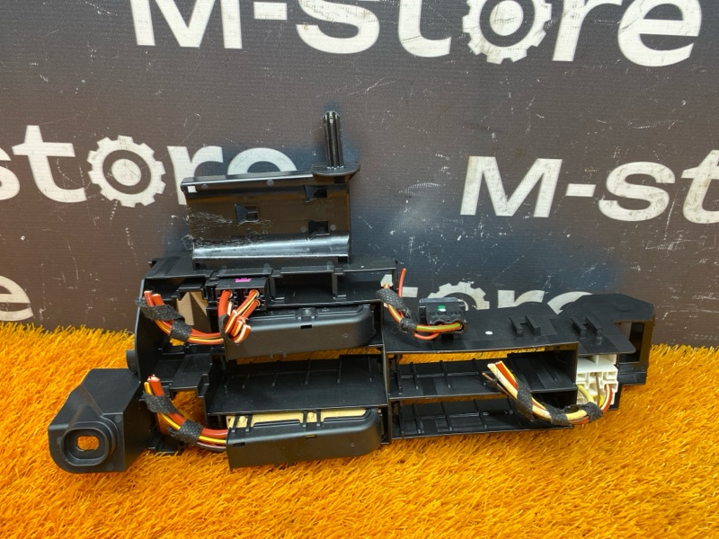 блок предохранителей, 2000 рублей, Красноярск