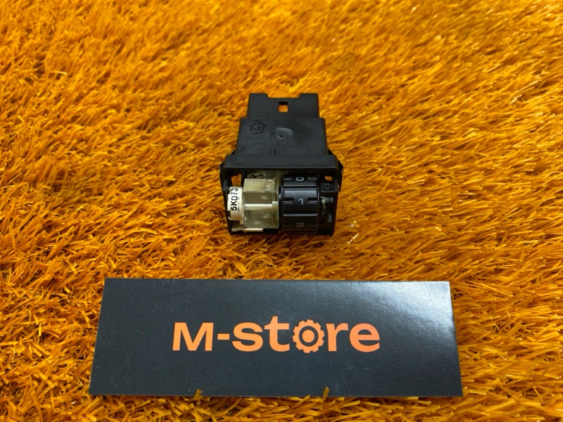 Кнопка подогрева сидений, 200 рублей, Красноярск