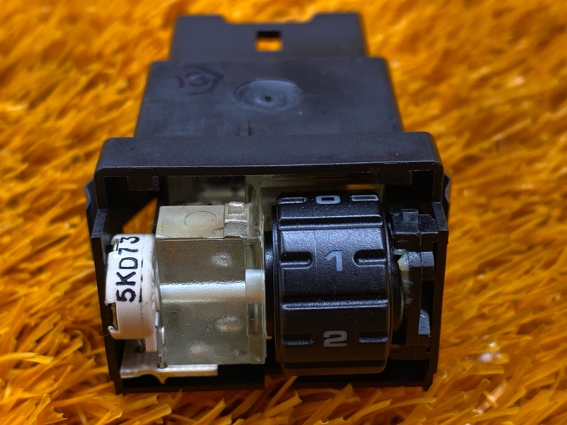 Кнопка подогрева сидений, 200 рублей, Красноярск