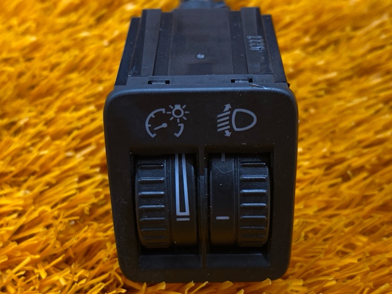 Кнопка корректора фар, 500 рублей, Красноярск