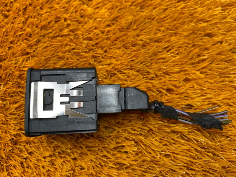 Кнопка корректора фар, 500 рублей, Красноярск