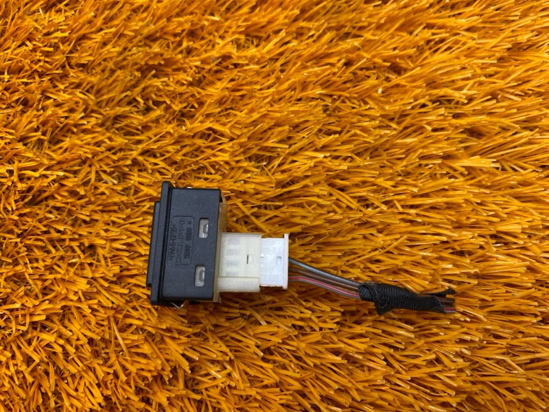 Кнопка открывания багажника, 500 рублей, Красноярск