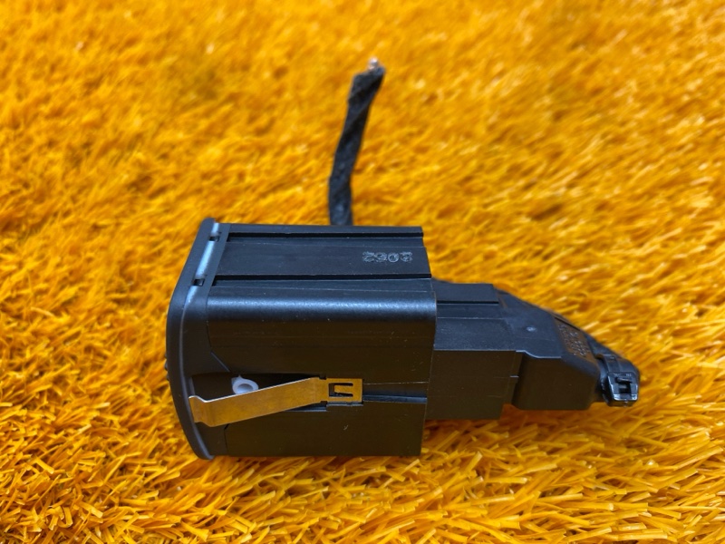 Кнопка освещения панели приборов, 400 рублей, Красноярск