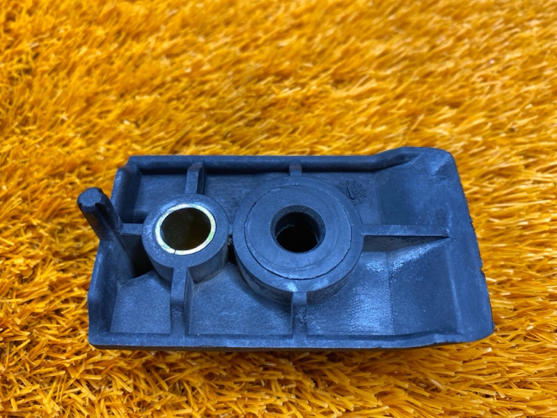 крепление бампера, 500 рублей, Красноярск