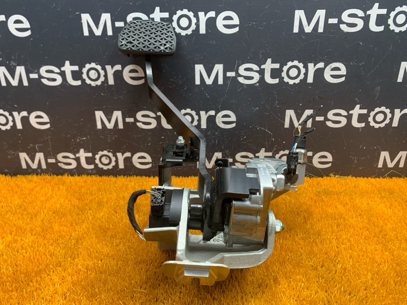 педаль тормоза, 10000 рублей, Красноярск