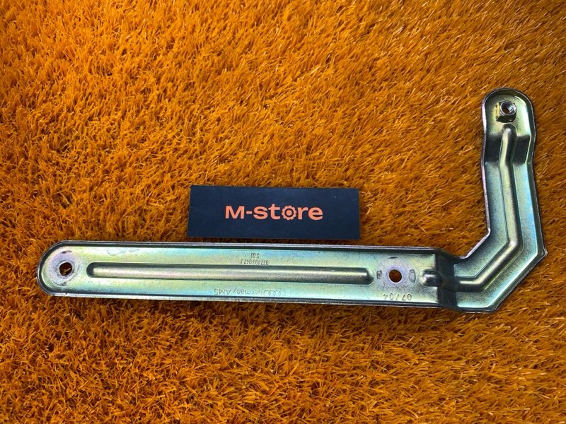 Кронштейн крышки двигателя, 300 рублей, Красноярск