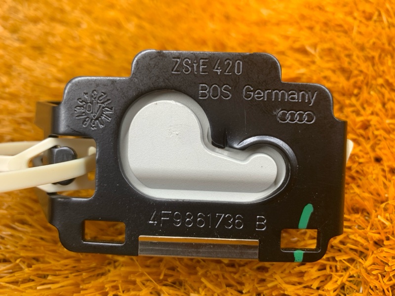 Кронштейн полки багажника, 200 рублей, Красноярск