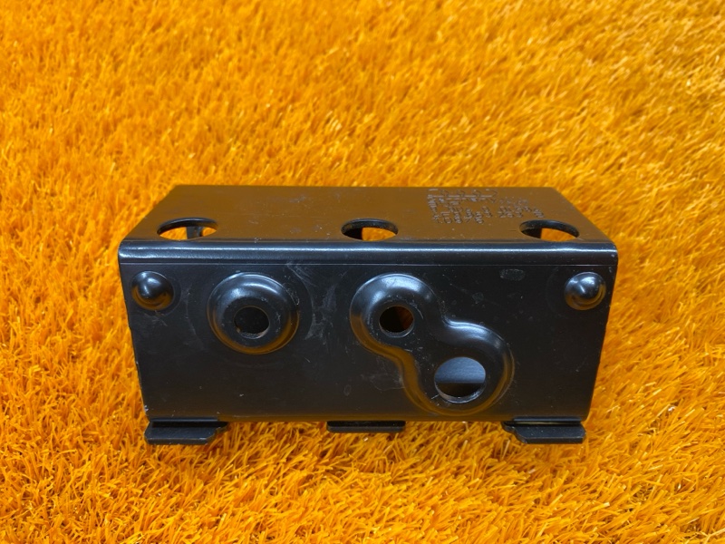 кронштейн пола багажника, 200 рублей, Красноярск