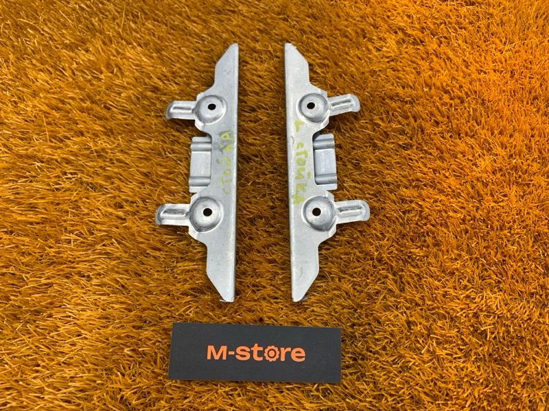 Кронштейн обшивки салона, 300 рублей, Красноярск