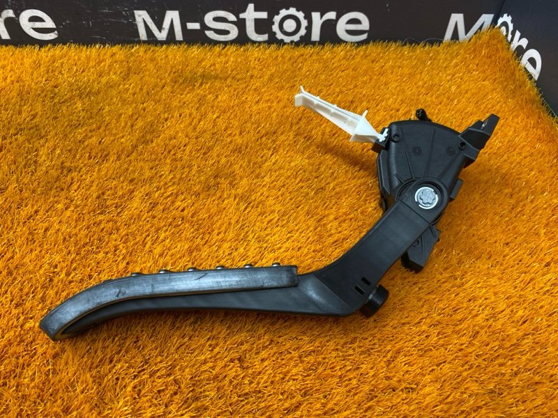 педаль газа, 500 рублей, Красноярск