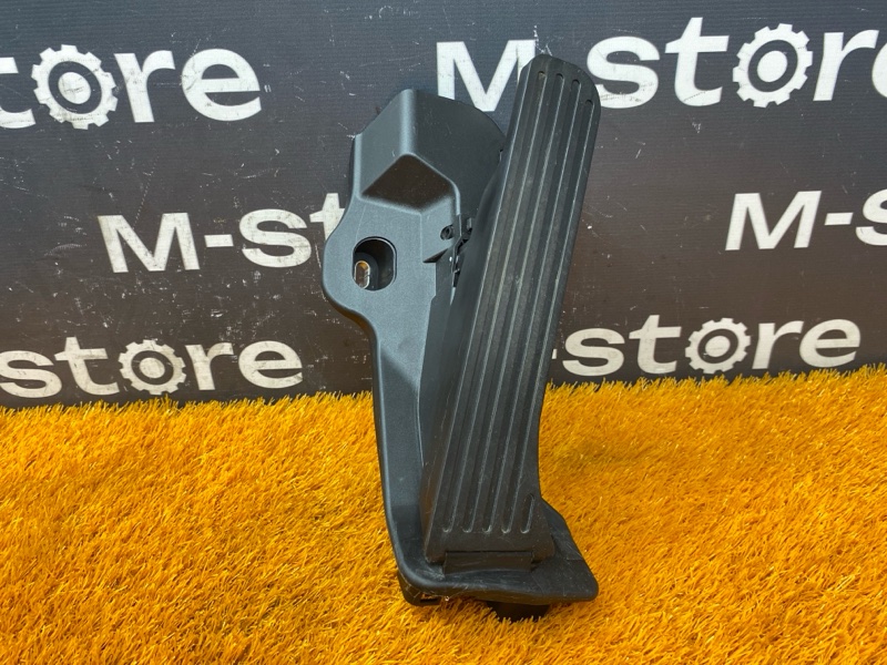 педаль газа, 1000 рублей, Красноярск