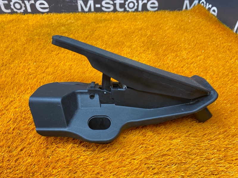 педаль газа, 1000 рублей, Красноярск