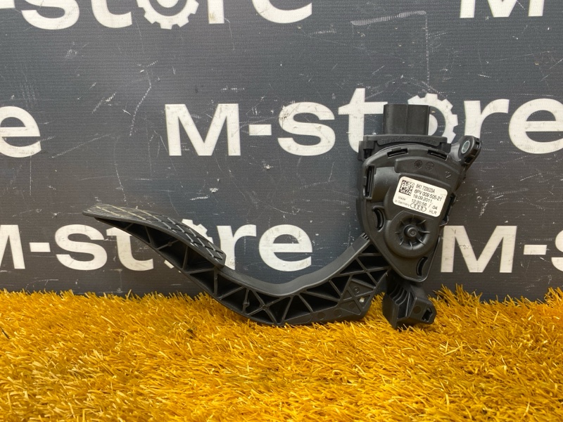 педаль газа, 500 рублей, Красноярск