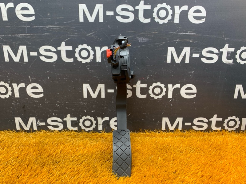 педаль газа, 500 рублей, Красноярск