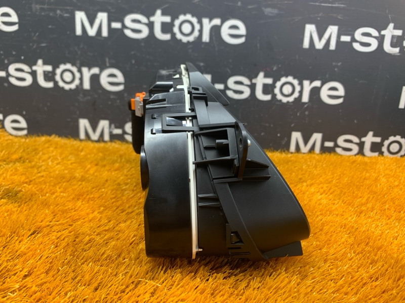 щиток приборов, 2000 рублей, Красноярск