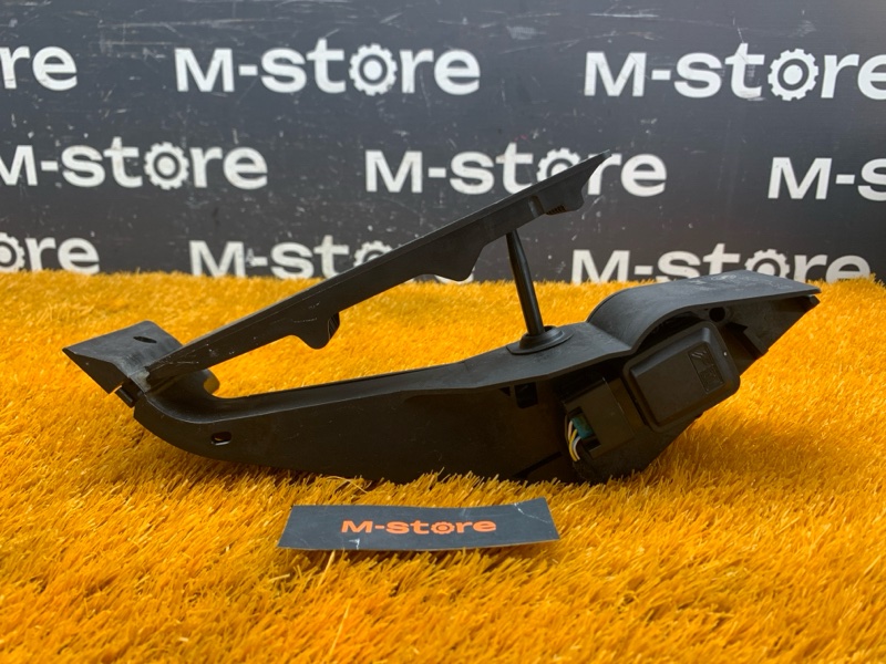 педаль газа, 500 рублей, Красноярск