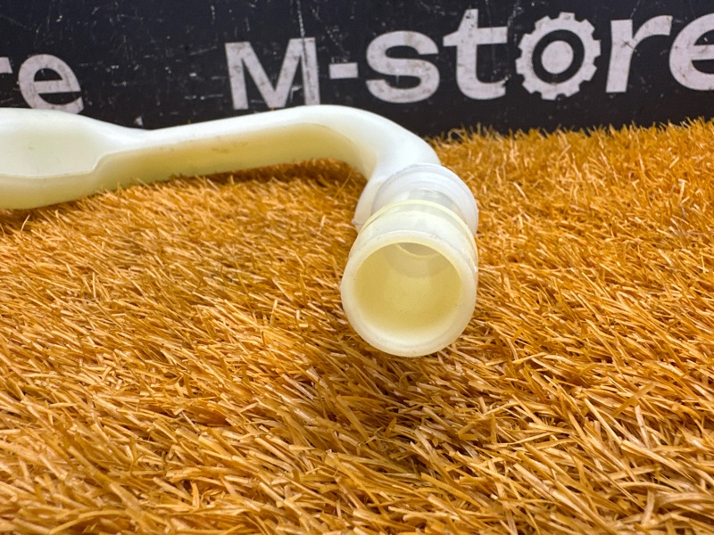 Горловина бачка омывателя, 500 рублей, Красноярск