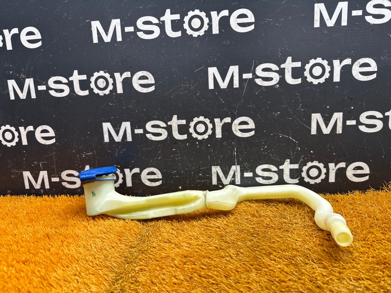 Горловина бачка омывателя, 500 рублей, Красноярск