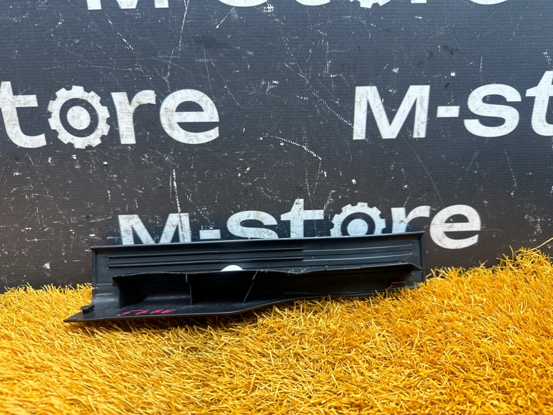 Накладка на порог салона, 200 рублей, Красноярск