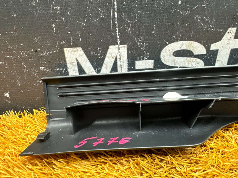 Накладка на порог салона, 200 рублей, Красноярск