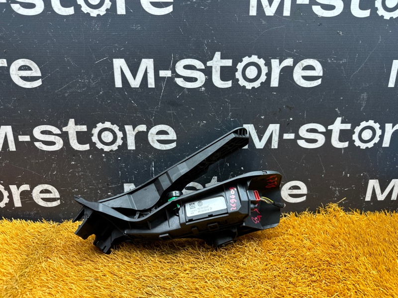 педаль газа, 500 рублей, Красноярск