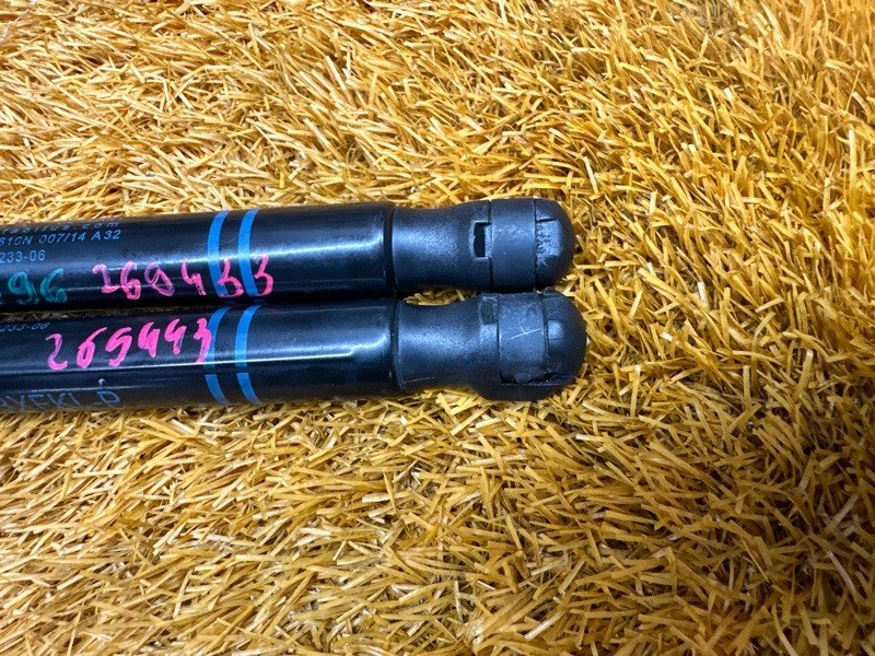 амортизатор капота, 900 рублей, Красноярск