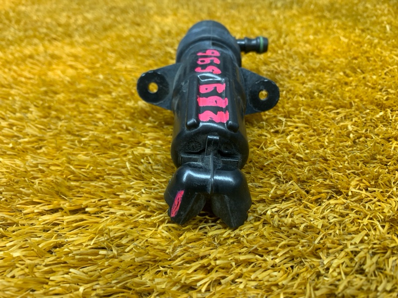 Форсунка омывателя фары, 500 рублей, Красноярск