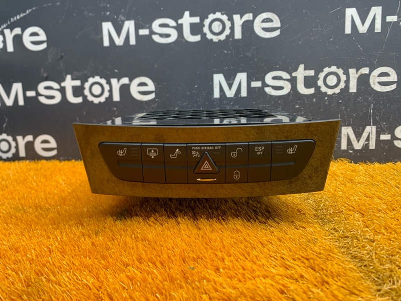 Блок кнопок (подогрев сидений), 1000 рублей, Красноярск