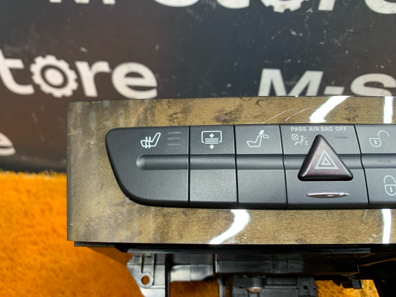 Блок кнопок (подогрев сидений), 1000 рублей, Красноярск