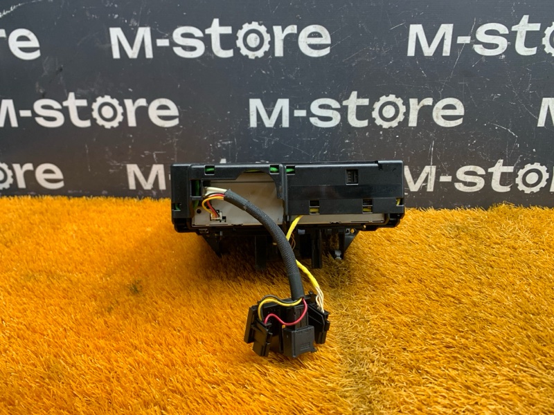 Блок кнопок (подогрев сидений), 1000 рублей, Красноярск