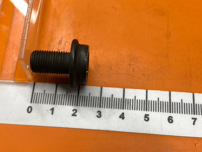 болт гидротрансформатора, 300 рублей, Красноярск