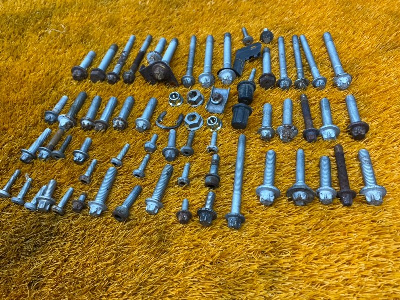 Болты и гайки ДВС, 1200 рублей, Красноярск