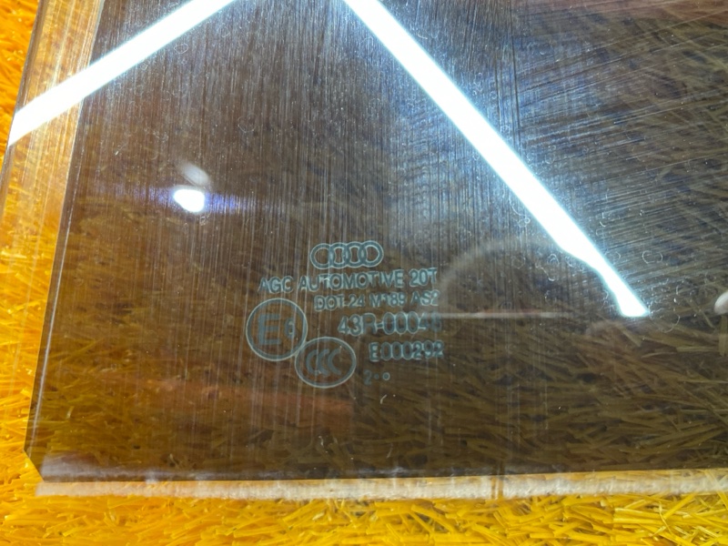 Стекло боковое, 1000 рублей, Красноярск