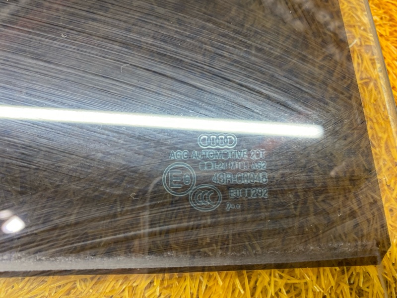 Стекло боковое, 1000 рублей, Красноярск