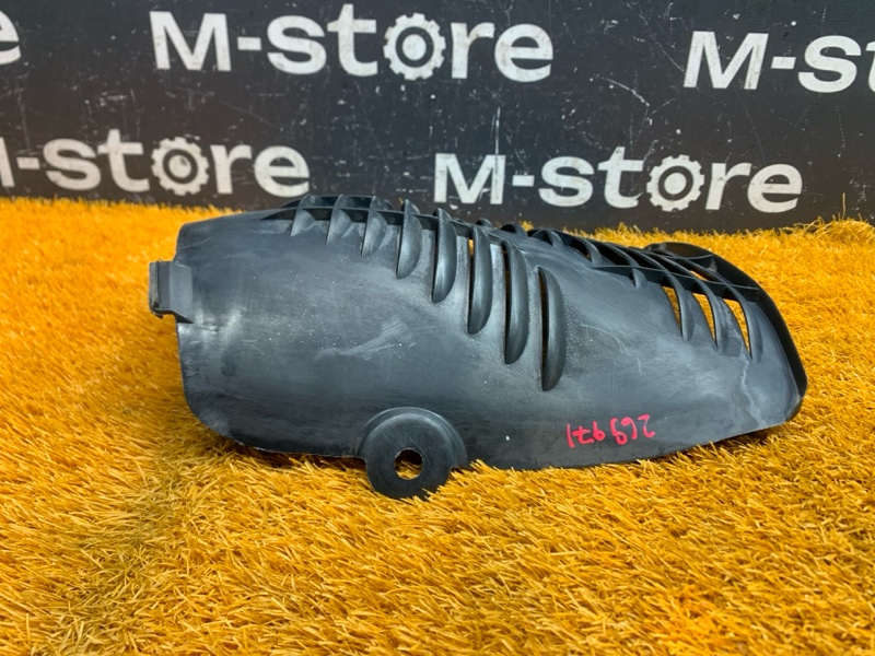 подкрылок, 300 рублей, Красноярск