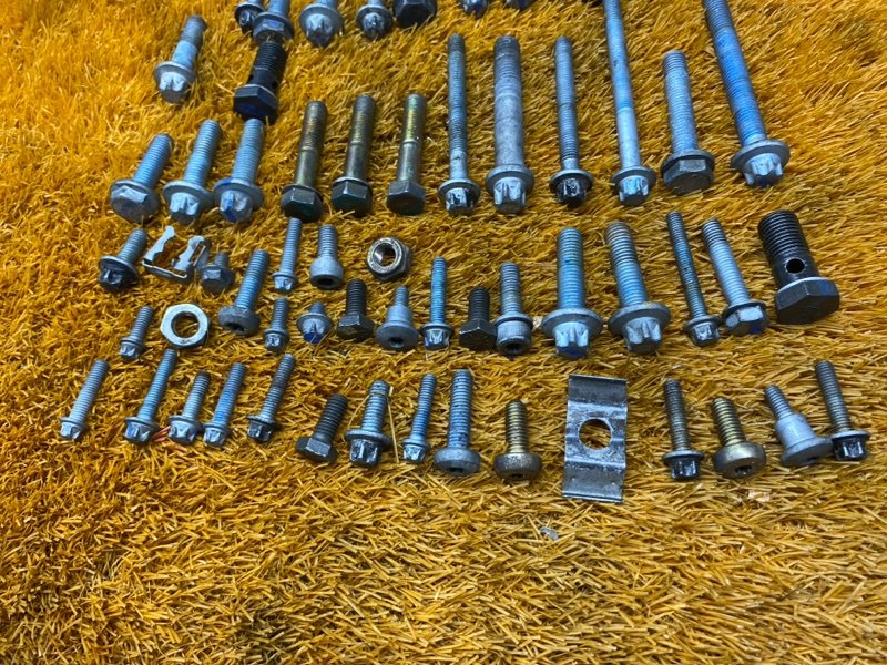 Болты и гайки ДВС, 900 рублей, Красноярск