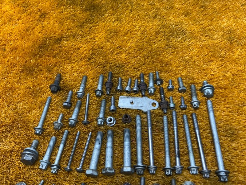 Болты и гайки ДВС, 900 рублей, Красноярск