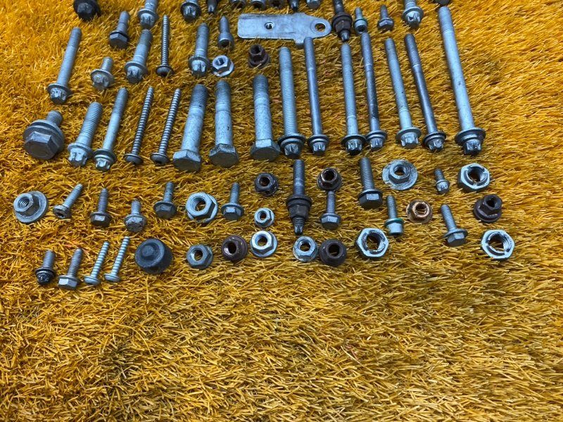 Болты и гайки ДВС, 900 рублей, Красноярск