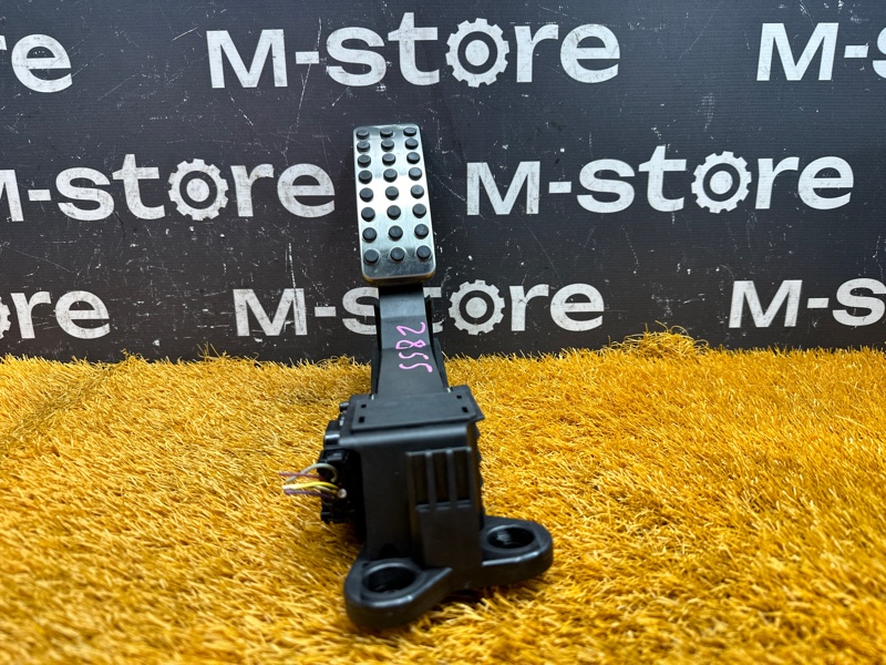 педаль газа, 1000 рублей, Красноярск